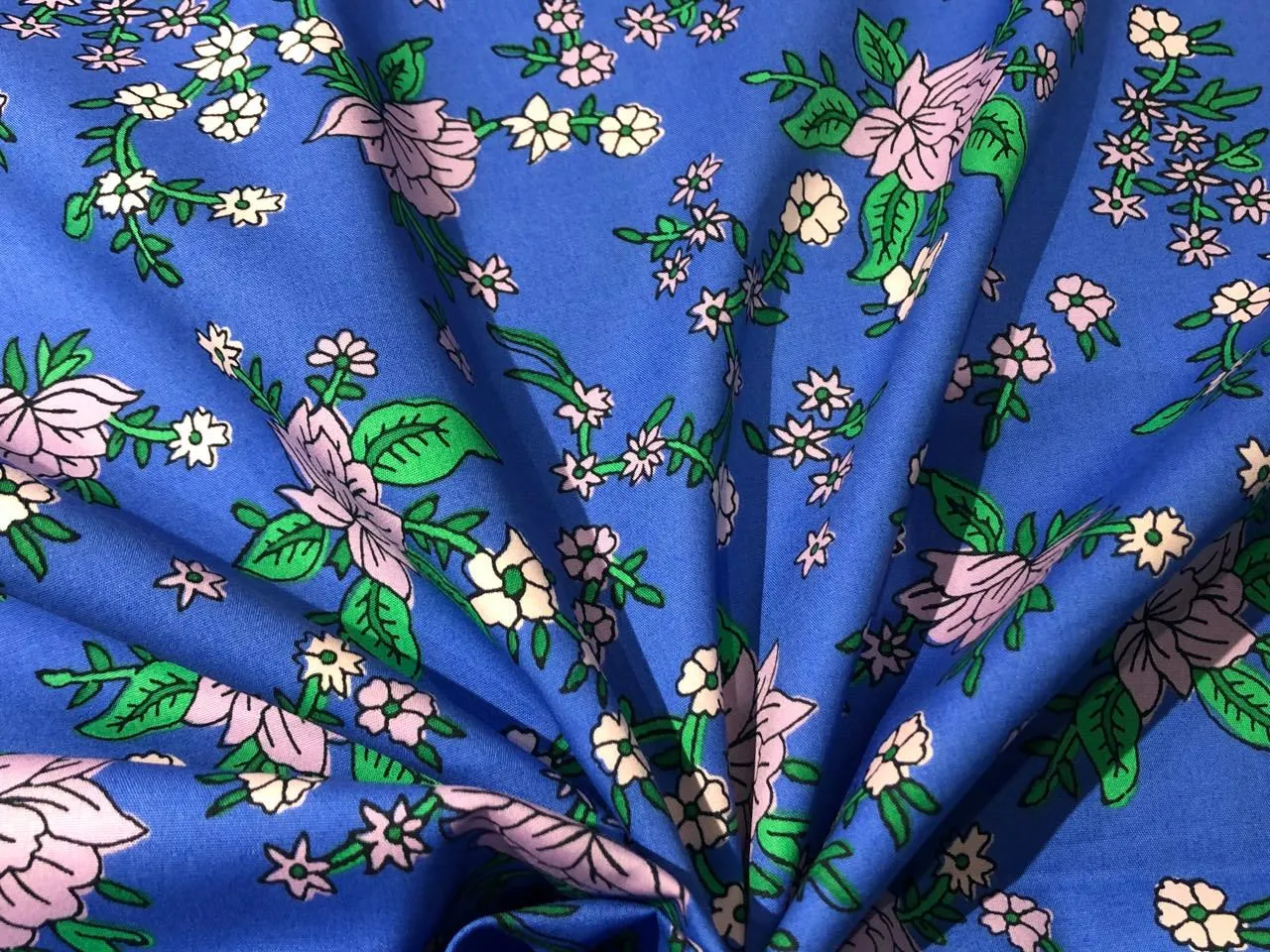 100% Cotton Poplin PRINT   58" wide RETRO BEACH available in 3 different prints pink ,orange, blue ,yellow ,green waves / black jungle with pink and blue parrots and flowers AND blue with lavender pink flowers