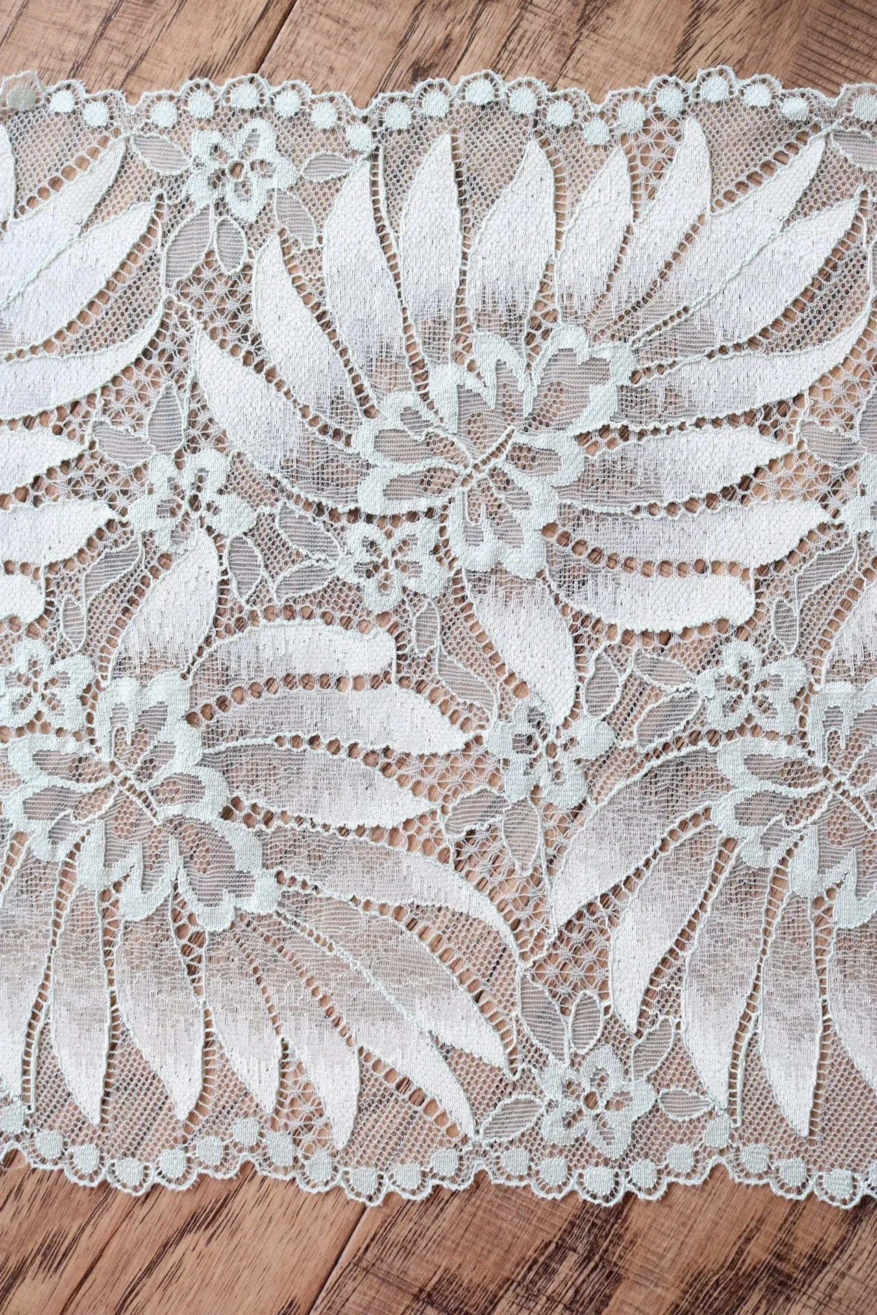 Light Seafoam Leaves 9" Wide Stretch Lace