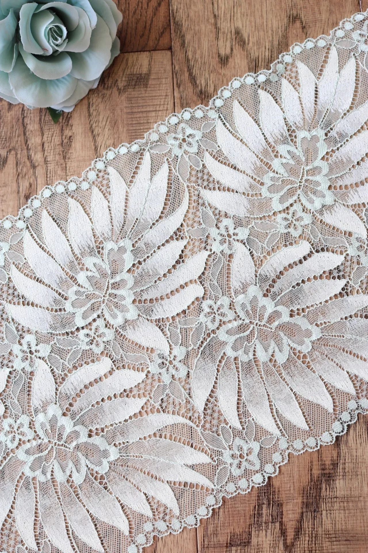 Light Seafoam Leaves 9" Wide Stretch Lace